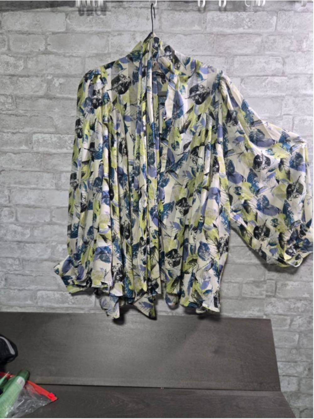 Women's BEULAH Green Blue Leaf Print Blouse